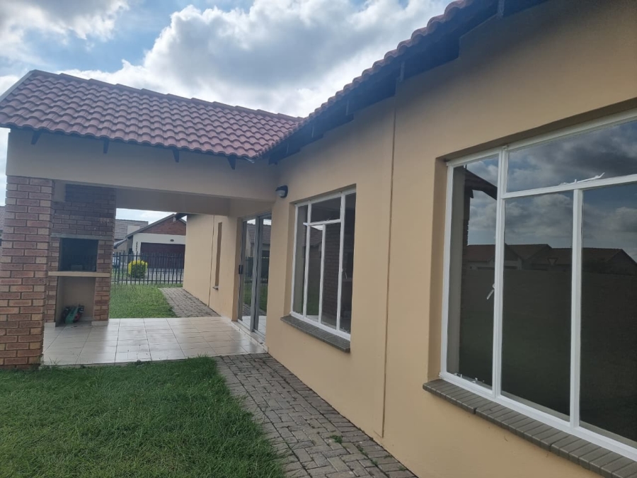 3 Bedroom Property for Sale in Waterkloof Hill Estate North West